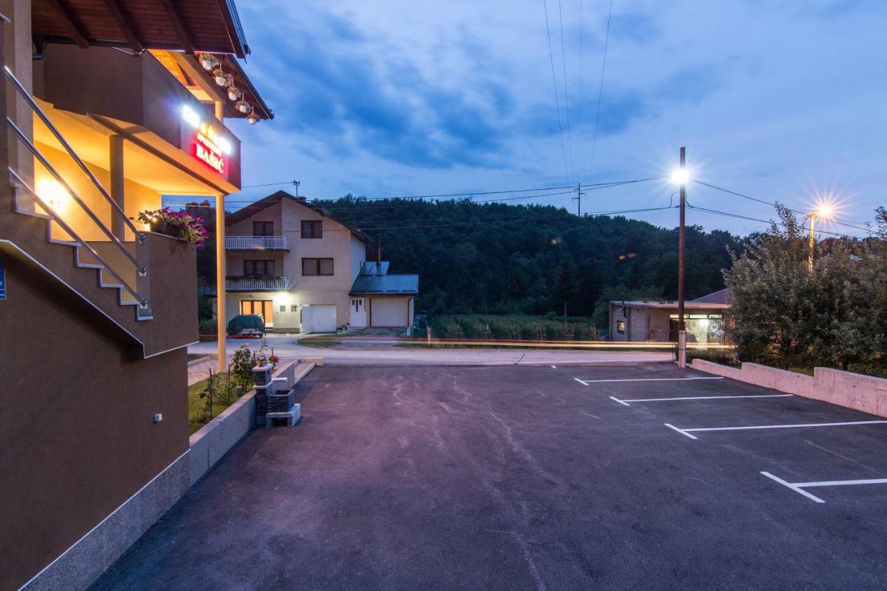 Apartments Basic Visoko Exterior foto